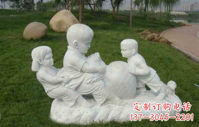 威海拔萝卜的儿童石雕
