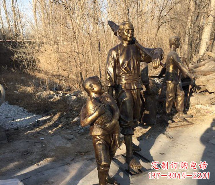 威海抱着鱼的儿童街边小品铜雕