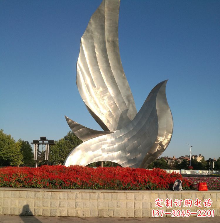 威海北戴河奥林匹克公园鸽子雕塑
