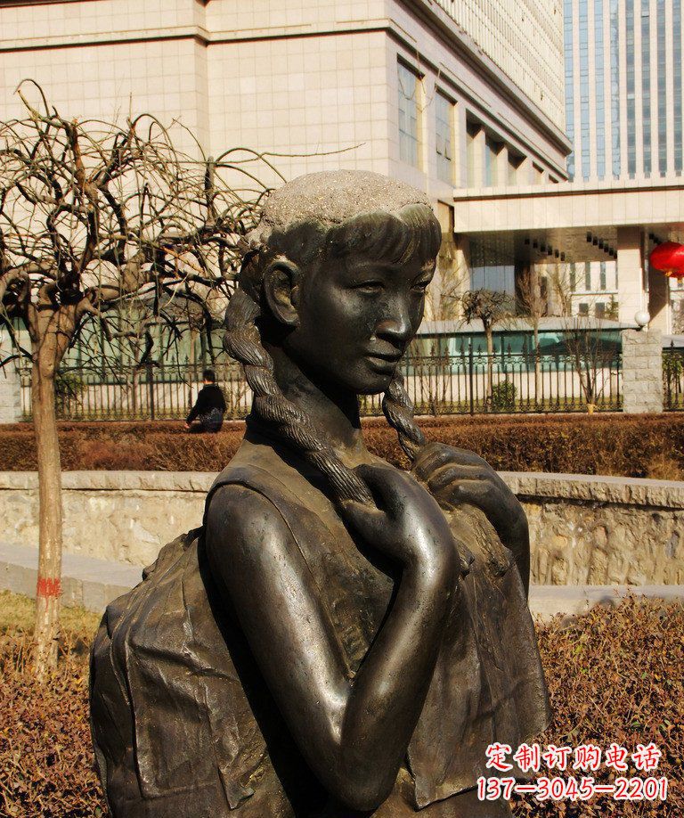 威海背书包的女孩公园人物铜雕