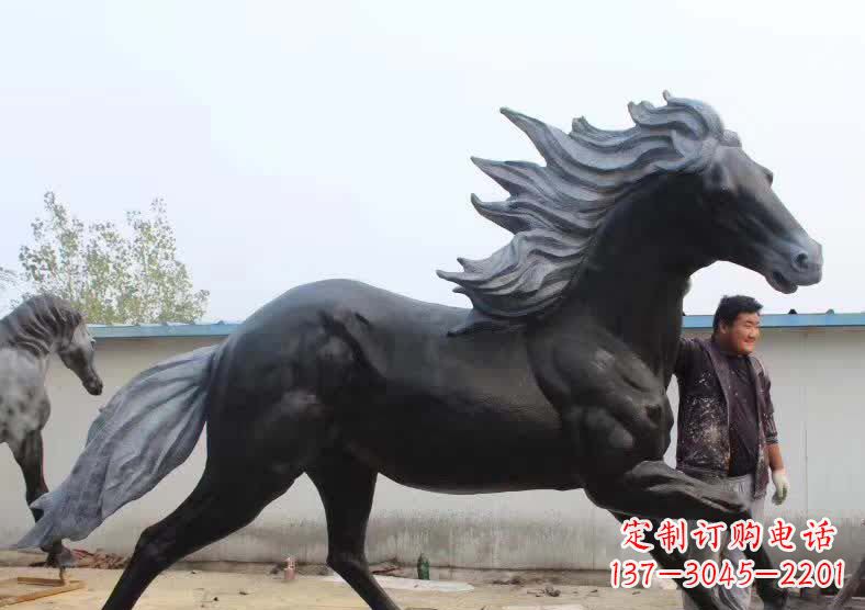 威海奔马仿真马雕塑