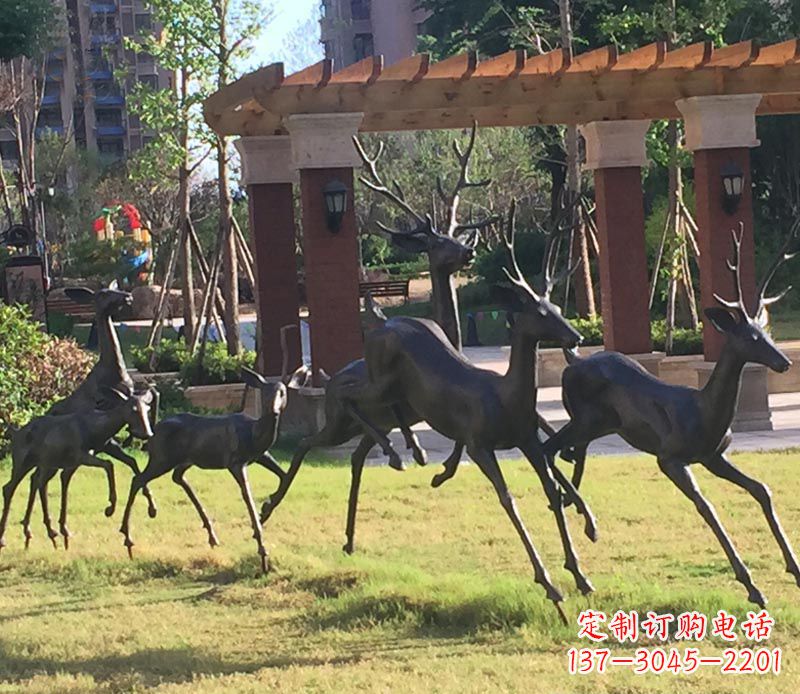 威海奔跑的梅花鹿公园动物铜雕