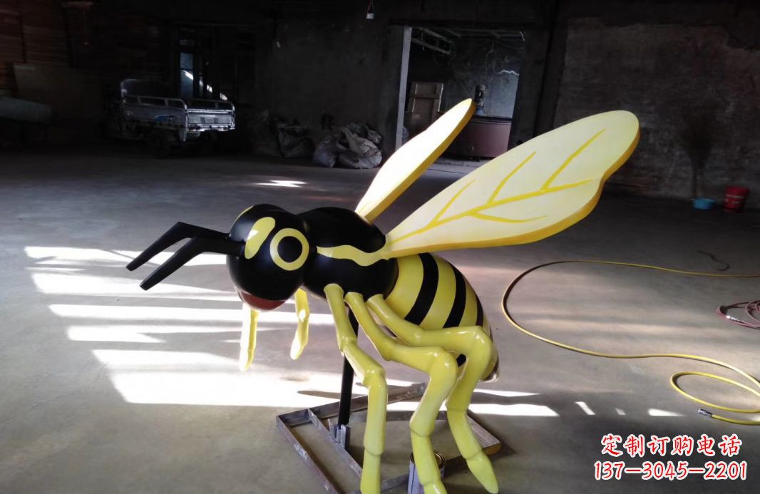 威海玻璃蜜蜂雕塑让自然之美展现