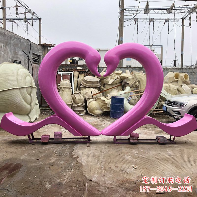 威海玻璃钢爱心天鹅,抽象情侣拍照美陈雕塑
