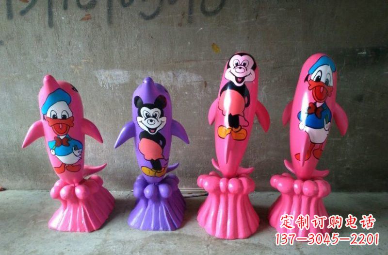 威海玻璃钢彩绘海豚雕塑