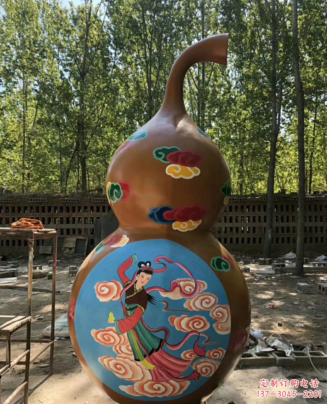 威海玻璃钢彩绘葫芦雕塑