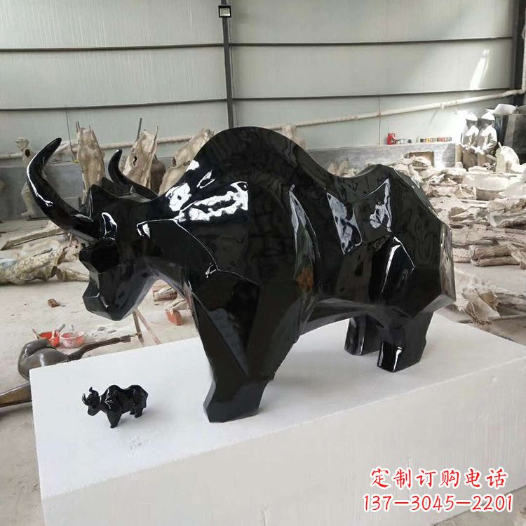 威海玻璃钢抽象动物牛雕塑工艺品景观摆件