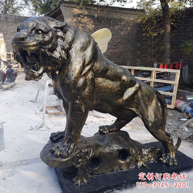 威海玻璃钢制老虎雕塑