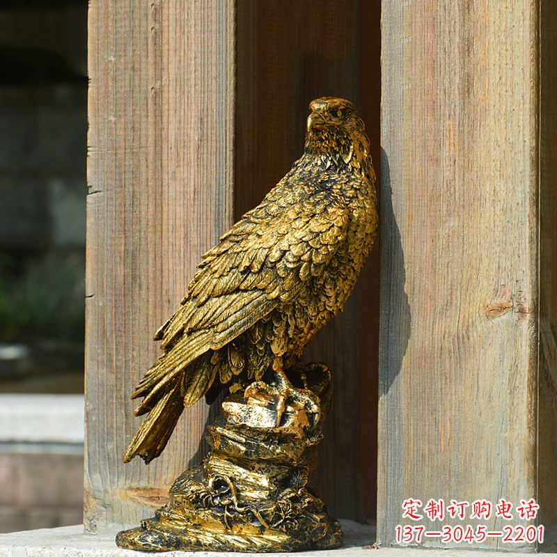 威海玻璃钢老鹰雕塑——传承自然之美