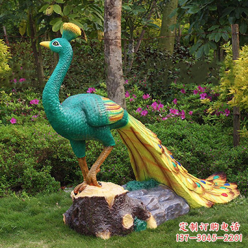 威海玻璃钢仿真孔雀公园草坪仿真动物雕塑摆件