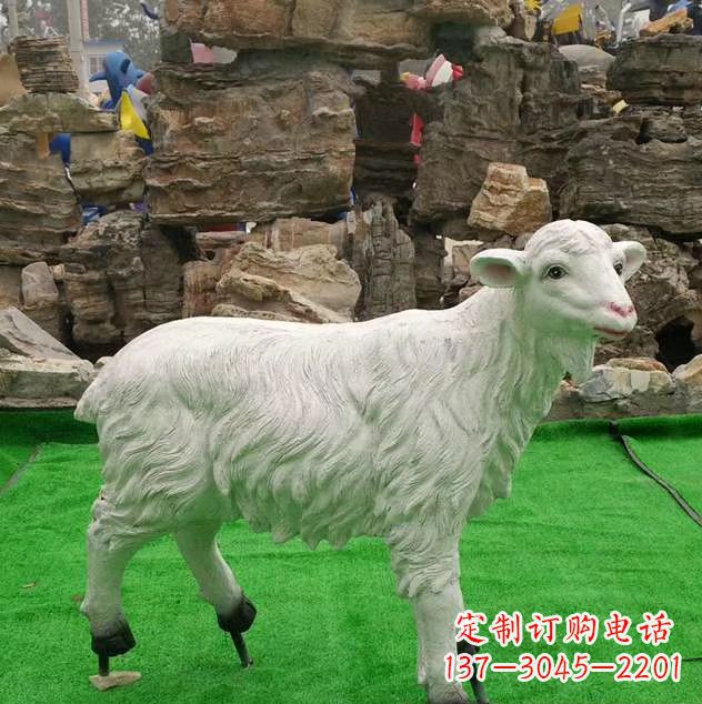 威海玻璃钢仿真绵羊动物雕塑