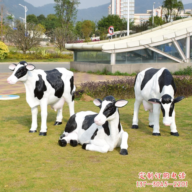 威海玻璃钢奶牛雕塑给环境带来美丽