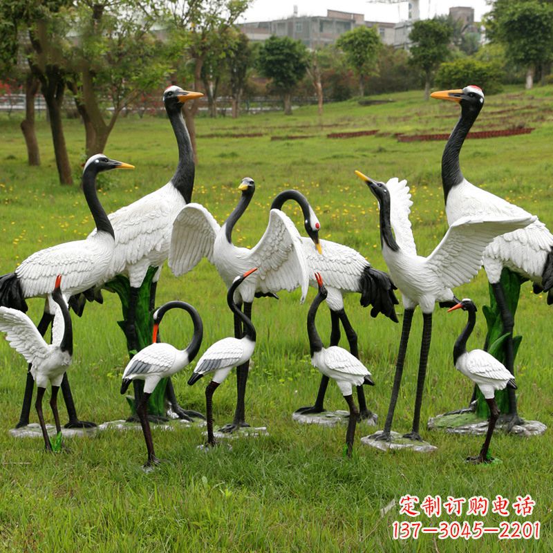 威海玻璃钢仿真仙鹤雕塑-公园草坪草丛动物摆件