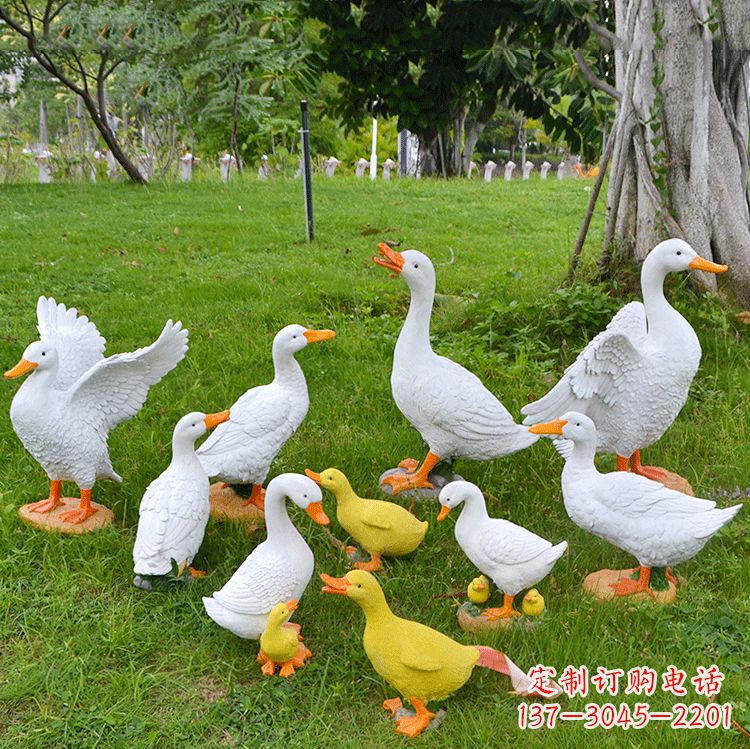 威海玻璃钢仿真动物雕塑——漫步田园风情