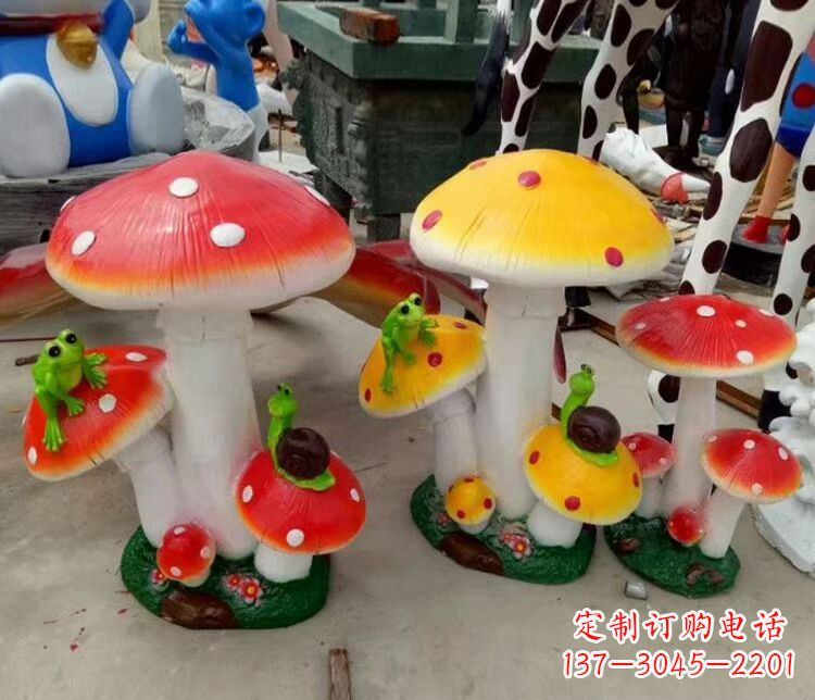 威海玻璃钢蘑菇雕塑精美多彩