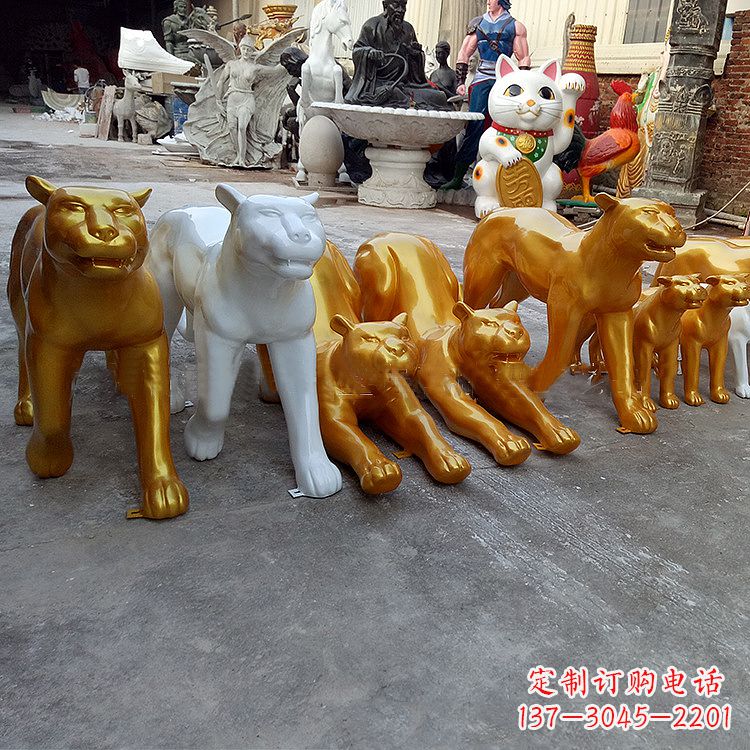威海玻璃钢金钱豹雕塑,定制精美动物雕塑摆件