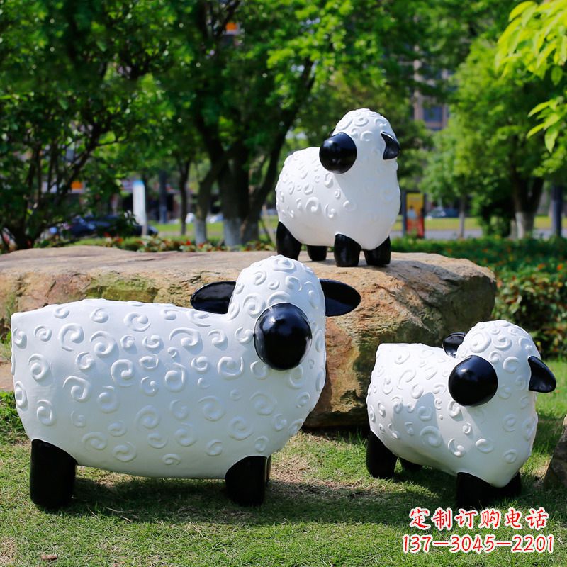 威海玻璃钢卡通动物雕塑,增添公园草坪韵味