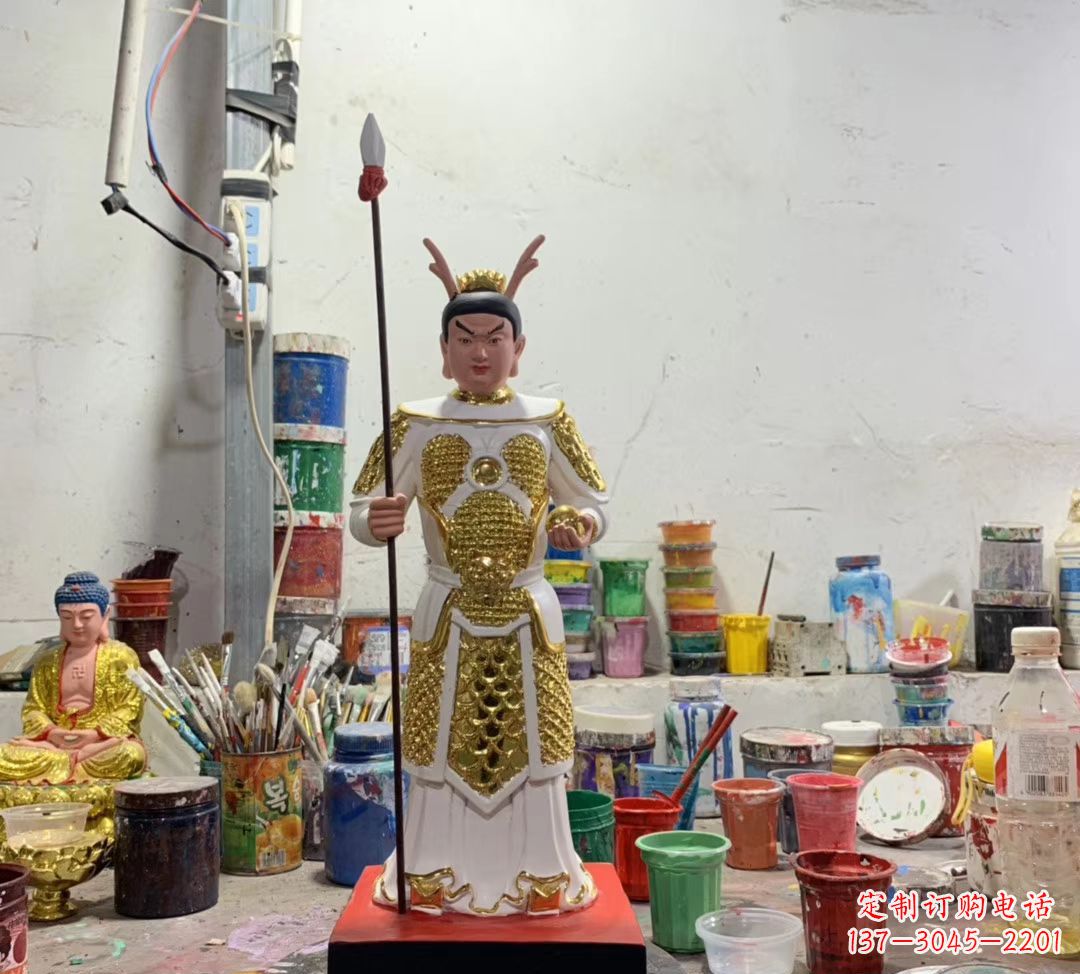 威海玻璃钢龙王三太子雕塑传承传统文化的艺术瑰宝