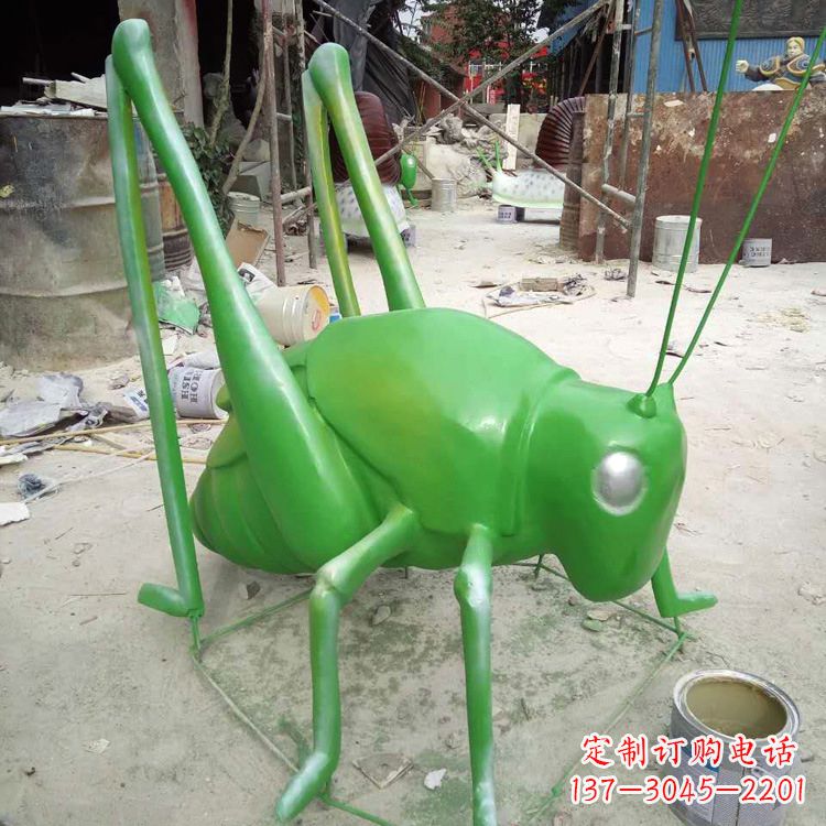 威海玻璃钢蝗虫雕塑精美的艺术造型