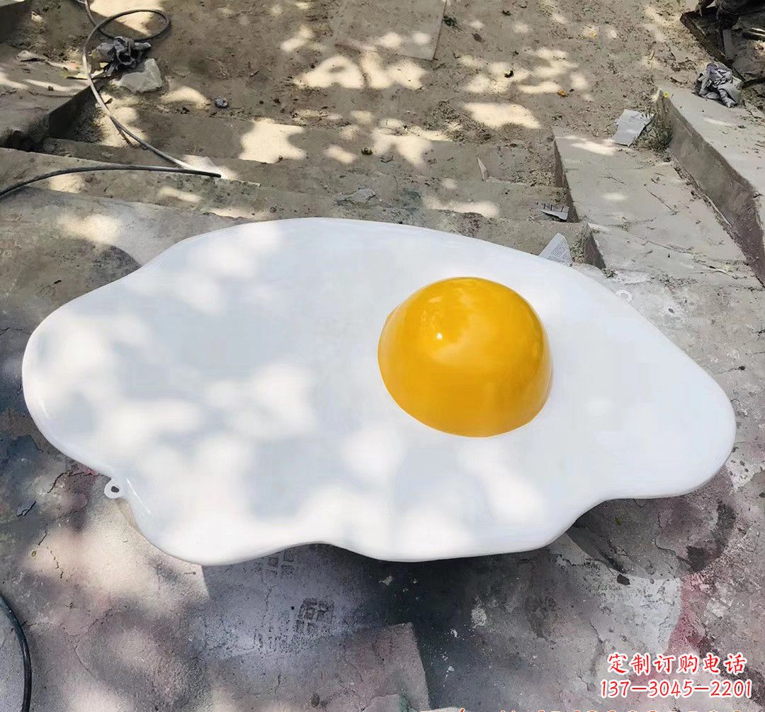 威海玻璃钢摊鸡蛋景观雕塑