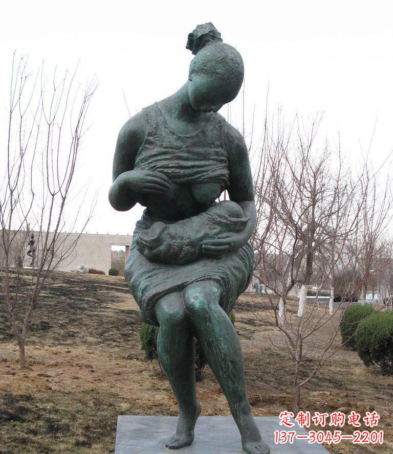 威海哺乳的女人公园人物铜雕