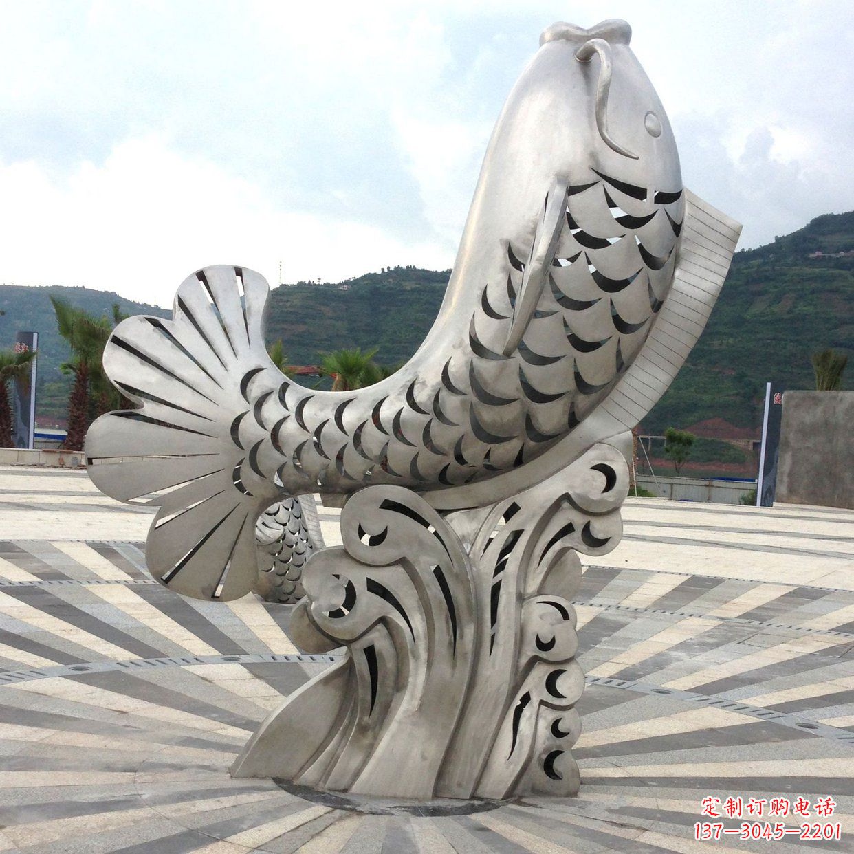威海不锈钢“鱼”园林水景喷泉动物景观雕塑