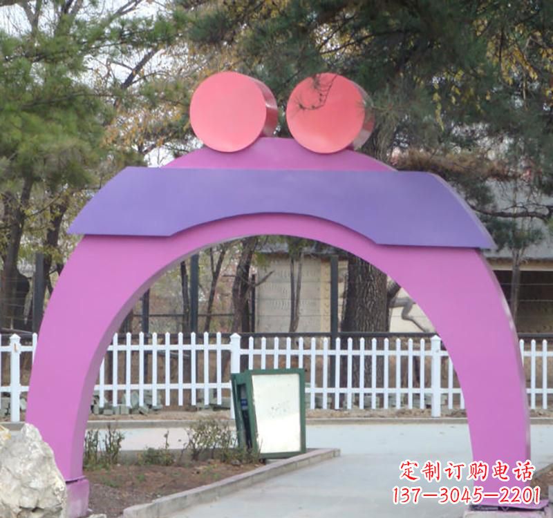 威海不锈钢爱心拱门雕塑给城市艺术添彩