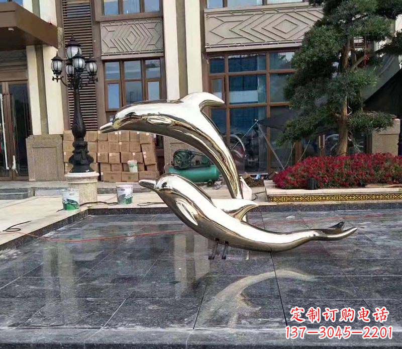 威海不锈钢海豚雕塑——美丽的艺术礼物