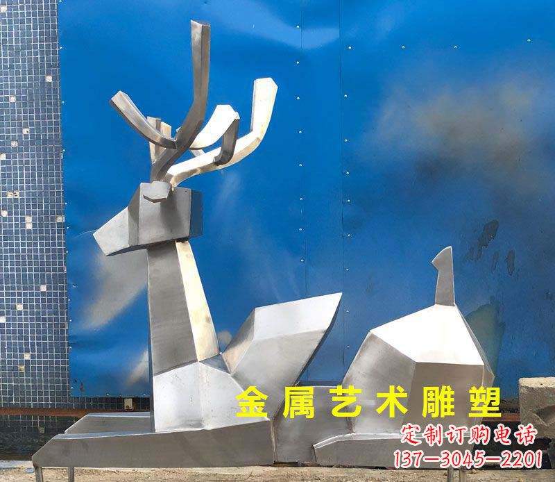 威海不锈钢别墅几何鹿雕塑——别出心裁的艺术灵感