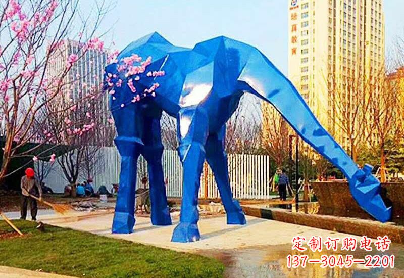 威海不锈钢彩色大型几何长颈鹿雕塑