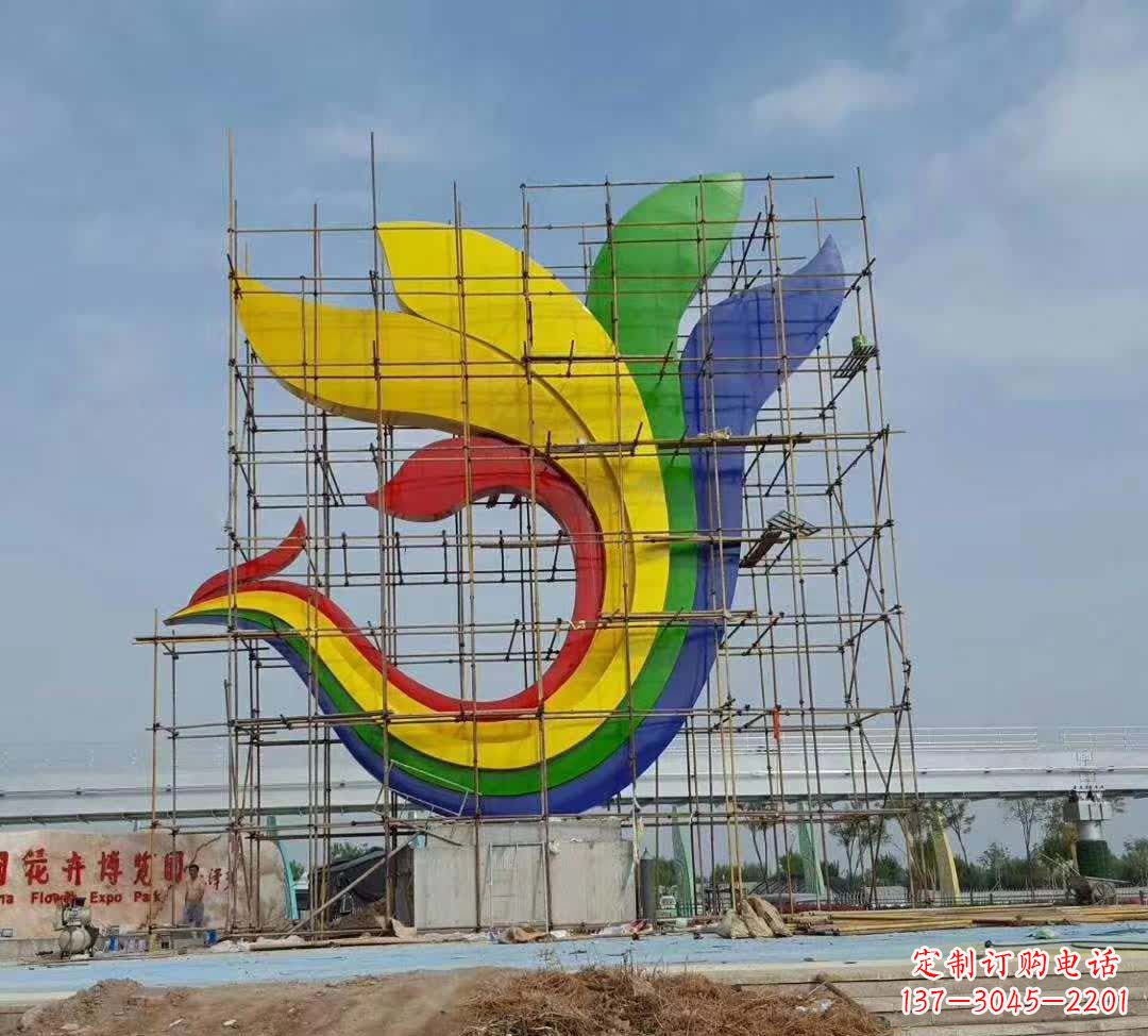 威海不锈钢彩色凤凰雕塑1