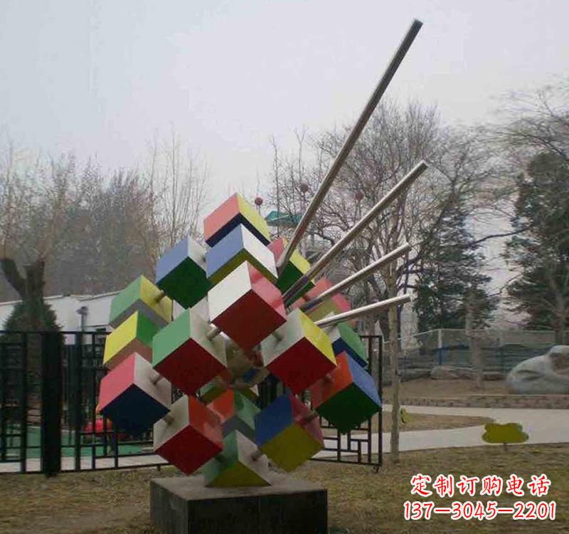 威海不锈钢彩色魔方雕塑艺术与智慧的结合