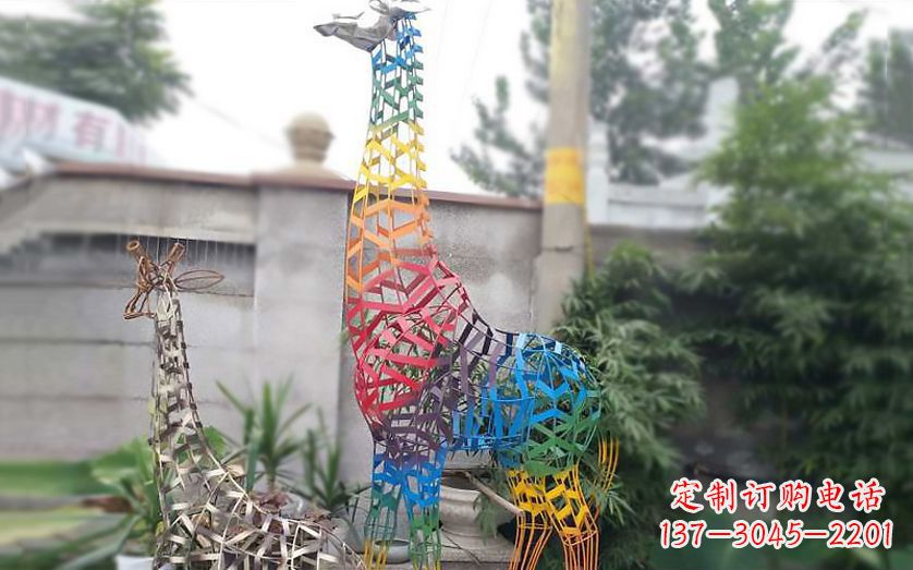 威海不锈钢长颈鹿雕塑把自然美景带入室内