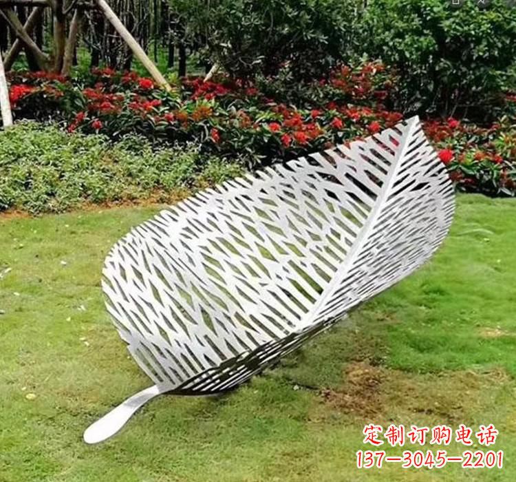 威海不锈钢草坪树叶雕塑