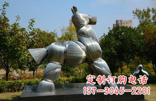 威海不锈钢草扎马雕塑