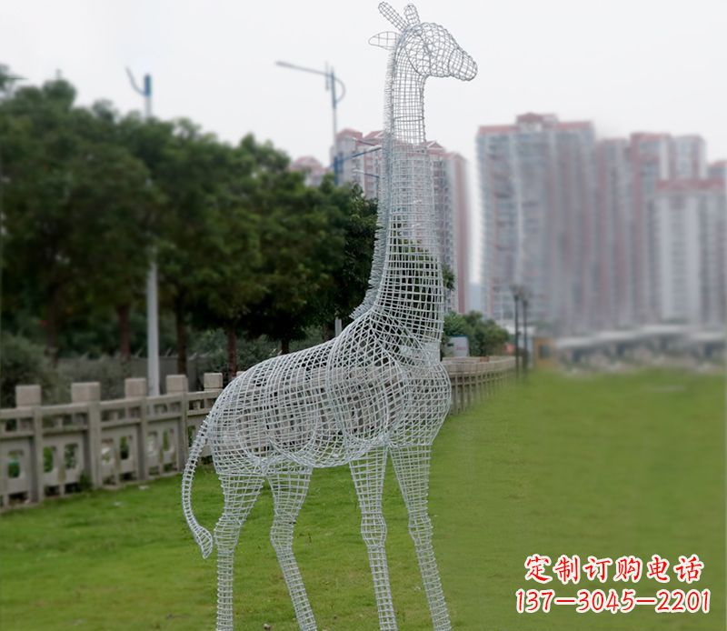 威海不锈钢城市的长颈鹿雕塑