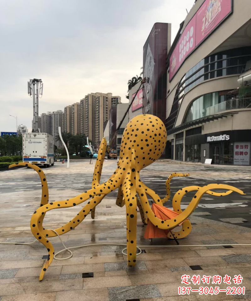 威海不锈钢章鱼雕塑一座海洋之城的标志