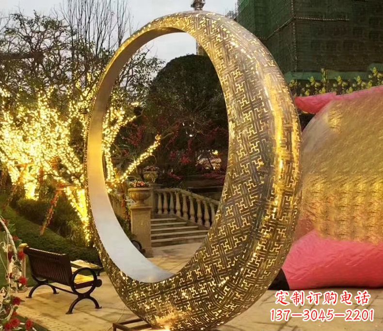 威海不锈钢抽象发光月亮雕塑