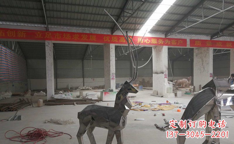 威海不锈钢麋鹿雕塑静谧美丽的自然之美