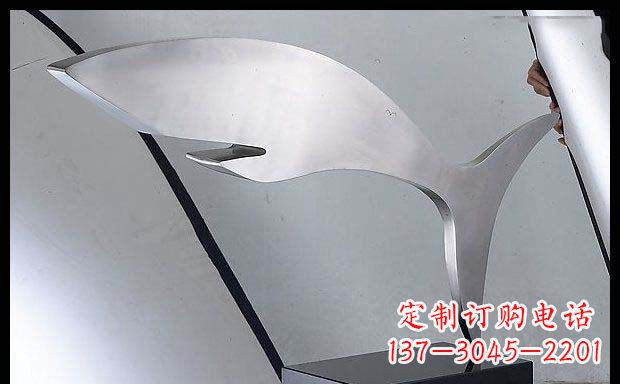 威海精美不锈钢鲸鱼雕塑