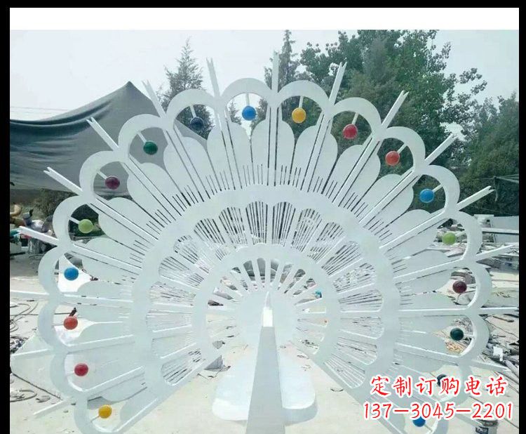 威海精美不锈钢孔雀雕塑