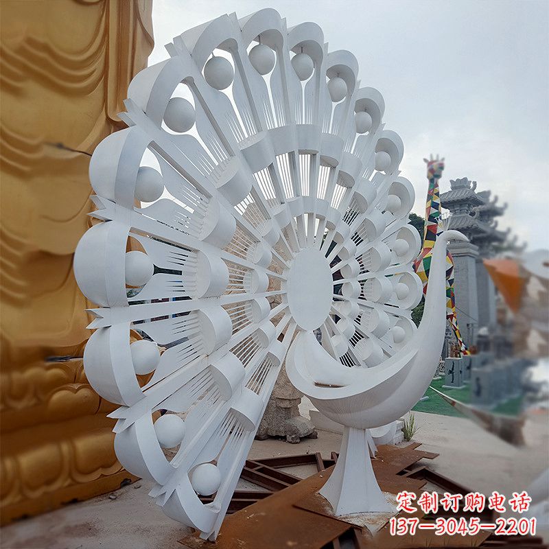 威海不锈钢孔雀雕塑精美雕刻的艺术精品