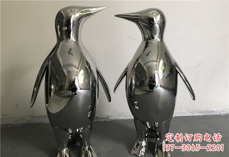 威海企鹅雕塑以不锈钢赋予生命
