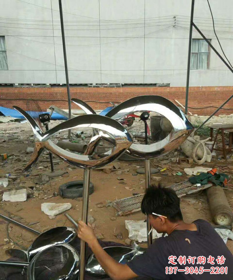 威海不锈钢动物雕塑