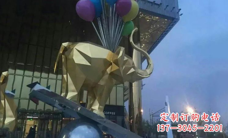 威海大象踩高跷——点缀城市景观