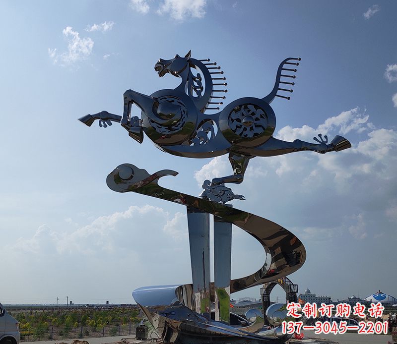 威海不锈钢大型马踏飞燕景观雕塑集艺术与自然于一体