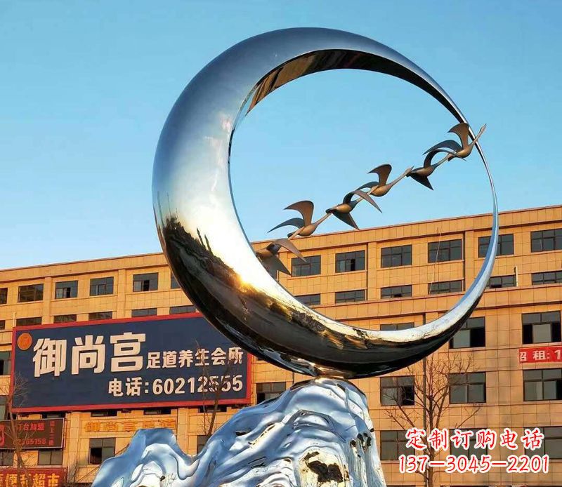 威海不锈钢大雁雕塑象征着生机勃勃的美丽