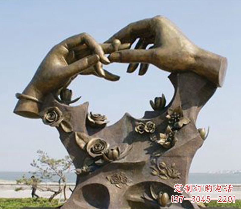 威海不锈钢戒指雕塑表达爱的艺术精品
