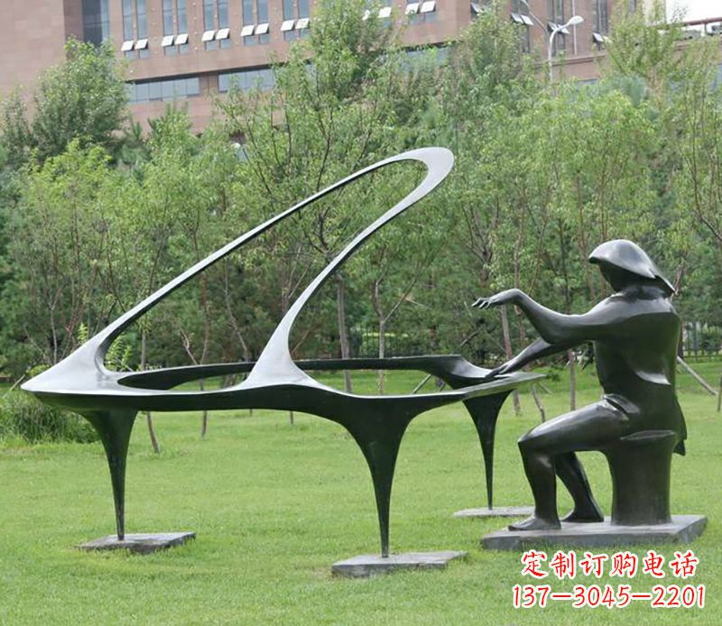 威海不锈钢钢琴雕塑——激发人们心中的音乐