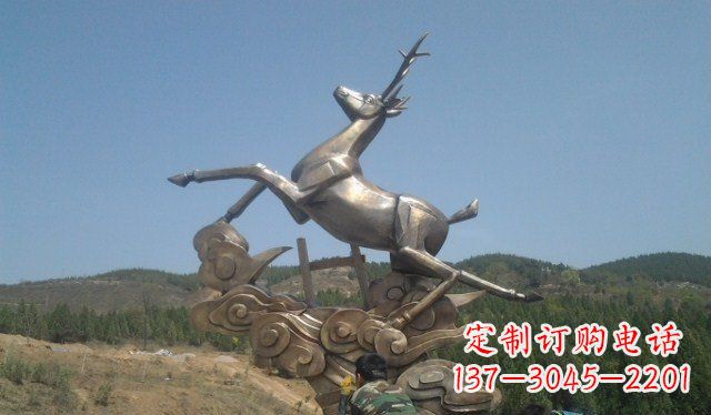 威海不锈钢动物雕塑——飞奔的鹿